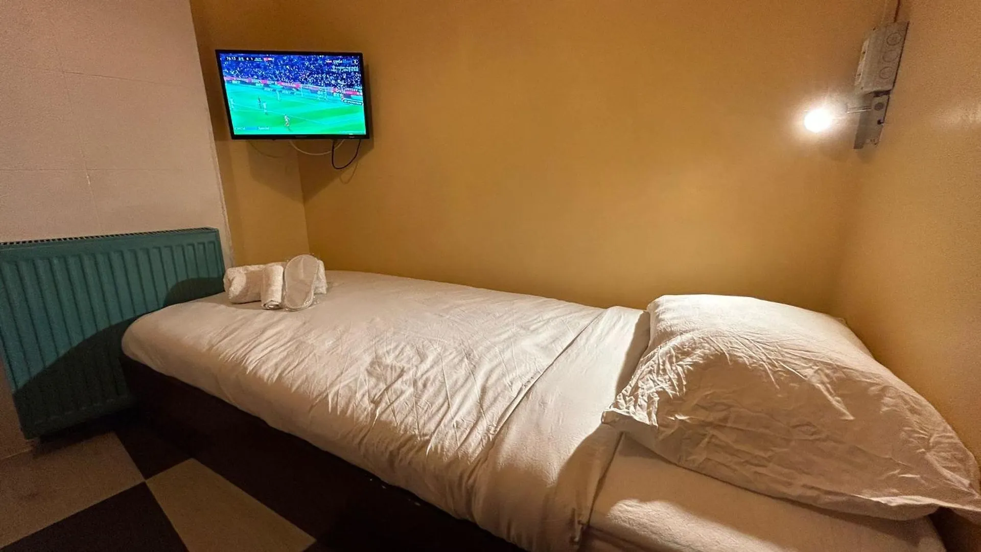 Отель Central Accommodation Budget By Hr Бухарест